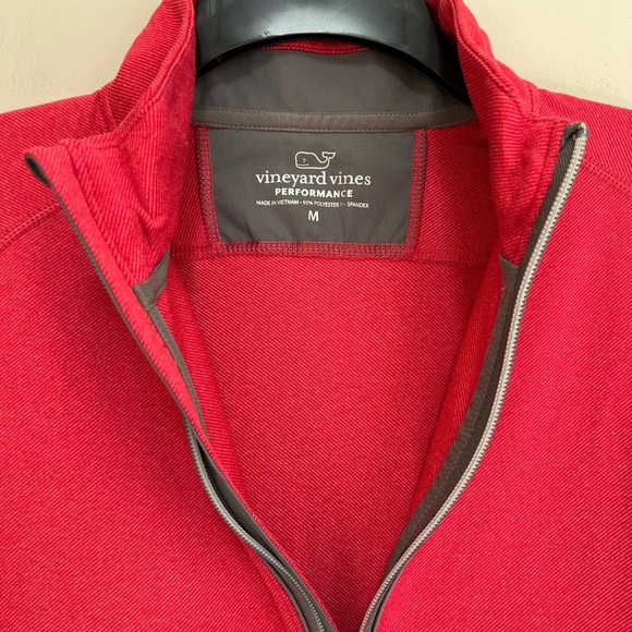 Vineyard Vines Men's Performance Half-Zip Pullover in Sailors Red, size M - Picture 3 of 8